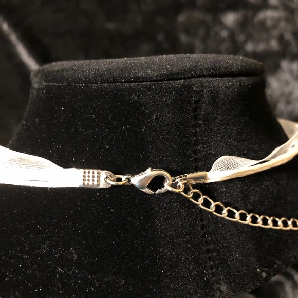 Hand Sculpted Porcelain Flower Necklace - Picture 4 of 6